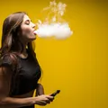 Alerta OMS: 15 milhões de adolescentes usam cigarros eletrônicos imagem