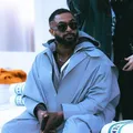 Baco Exu do Blues marca presença em desfile em Paris imagem