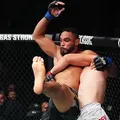 Baiano que lutava por permanência no UFC dura só 33 segundos imagem