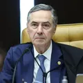 Barroso oficializa aposentadoria antecipada do STF imagem