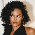 Bella Campos divulga perfume com ‘cheiro de cocô’ e agita web imagem