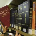 Bíblia pode ser incluída na grade curricular de escolas da Bahia imagem