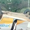 Carro da prefeitura capota na BR e deixa quatro pessoas feridas imagem