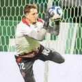 Com problemas no gol, Vitória encaminha solução no caso Thiago Couto imagem
