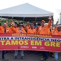 Demissão revertida encerra greve dos trabalhadores da Núcleo imagem