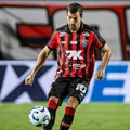 Desfalque: Vitória perde defensor titular para duelo com o Corinthians imagem