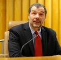 Entre portas giratórias e o homem que escolher crescer imagem