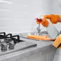 Famoso nas casas brasileiras, produto de limpeza é proibido pela Anvisa imagem