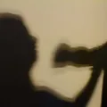 Filhos de vítimas de feminicídio começam a receber pensão em dezembro imagem