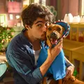 Filme do cachorro caramelo da Netflix conquista marco global imagem