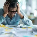 Fim do ano, fim das dívidas? Especialista dá dicas para 'limpar nome' imagem