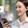 Fone que traduz mais de 100 idiomas chega ao Brasil; veja preços imagem