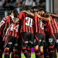 Goleiro do Vitória passa por cirurgia no quadril e inicia reabilitação imagem