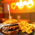 Grande rede de fast-food fechará 300 lojas imagem