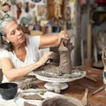 Hilda Salomão celebra 50 anos de arte com exposição gratuita no MAB imagem