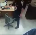 Homem é preso por colocar sêmen no sorvete de colega de trabalho imagem