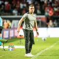 Jair Ventura reforça que Vitória não desistirá enquanto houver chance imagem
