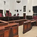Justiça condena dupla por tentativa de feminicídio com ácido em Salvador imagem