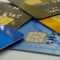 Lei limita juros do cartão de crédito e pode livrar brasileiros das dívidas imagem