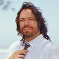 Líder da Maglore declara guerra à pressa digital em novo disco solo imagem