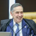 Lula assina decreto e oficializa aposentadoria de Barroso do STF imagem