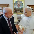 Lula convida o papa à COP30 e recebe promessa de visita ao Brasil imagem