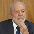 Lula festeja o fim do tarifaço e a direita se cala, esperando Tarcísio imagem