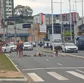 Moradores bloqueiam avenida em Salvador após criança ser baleada imagem
