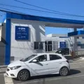 Mulher é presa após atacar funcionária de UPA com ofensas racistas imagem