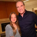 Natal milionário: filha de Roberto Justus choca com decoração luxuosa imagem