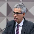 Novo livro denuncia 'patrulha ideológica' e cultura woke no Brasil imagem