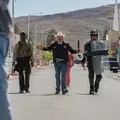 O faroeste que está provocando polêmica já está em cartaz e você precisa assistir imagem