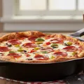 Pizza de frigideira simples e deliciosa; veja como fazer em casa imagem