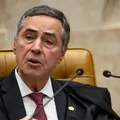 STF pode derrubar anistia, alerta Barroso imagem