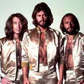 Sábado de nostalgia: A TARDE FM toca os sucessos dos Bee Gees imagem