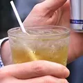 Salvador monitora risco de metanol em bebidas e orienta população imagem