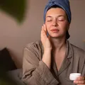 Skincare demais pode fazer mal: dermatologistas explicam o porquê imagem