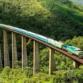 Trem de passeio que liga 2 estados do Brasil ganha versão noturna imagem