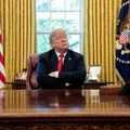 Trump confirma visita ao Brasil e elogia Lula após conversa telefônica imagem