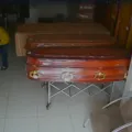 VÍDEO: Homem é flagrado furtando ventilador de funerária em Salvador imagem