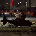 Vídeo: explosão de carro-bomba deixa morto e feridos no Equador imagem