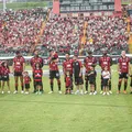 Vitória vai vencer o Ceará? Saiba os palpites das IAs imagem