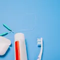 Você sabe usar o fio dental do jeito certo? 4 erros e como evitá-los imagem