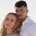 Voltaram? Cocielo e Tata Estaniecki trocam beijo em festa após término imagem