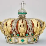 Coroa com 1.354 diamantes roubada do Louvre é encontrada - Imagem