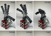 Adolescente criar mão robótica de Lego que imita a humana imagem
