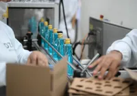Anvisa recolhe cosméticos irregulares e detergente sem registro