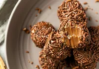 Aprenda a preparar brigadeiro gourmet de café em sua casa
