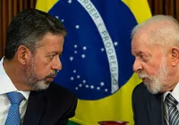 Arthur Lira vira 'ponte' entre Centrão e governo Lula; entenda imagem