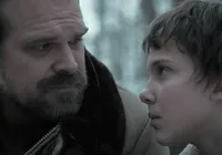 Assédio em Stranger Things? Atriz faz denúncia grave contra colega imagem